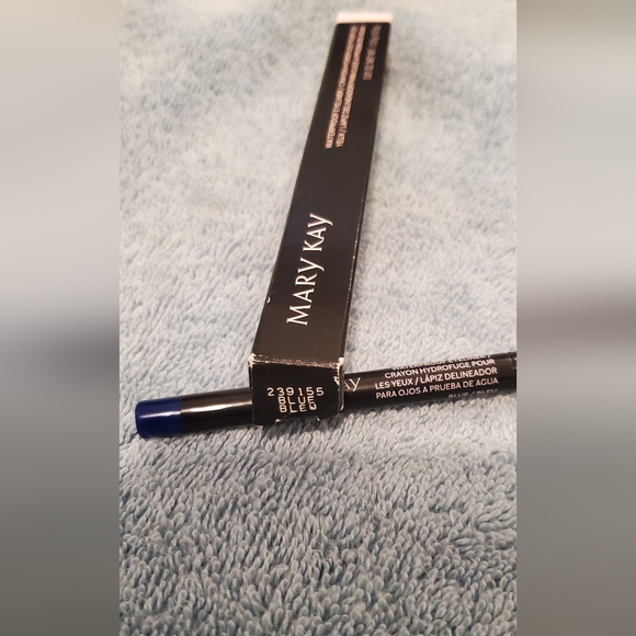 Mary Kay blue waterproof eyeliner - Picture 3 of 6